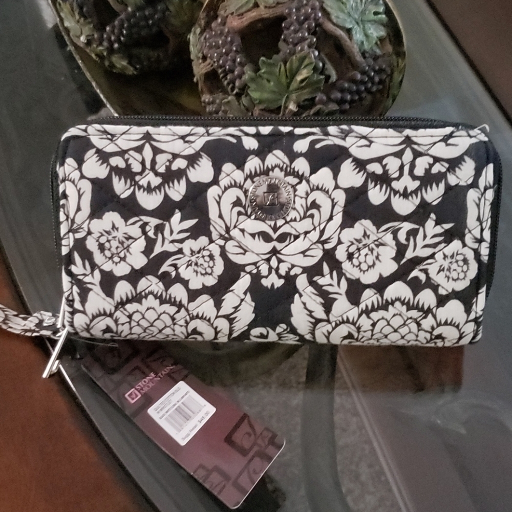 Stone Mountain Quilted Double Zip Wristlet/Wallet - Picture 2 of 5